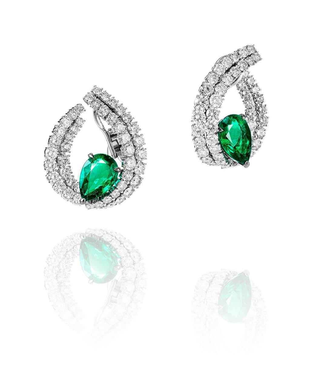 Earrings "Le Printemps" - White gold set with 2 pear-shaped emeralds and 98 diamonds